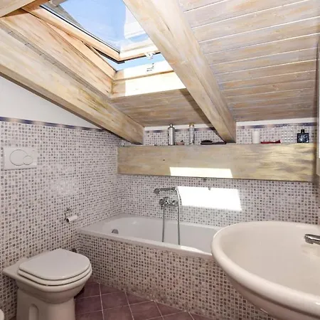 - La Casa Di Laura *
