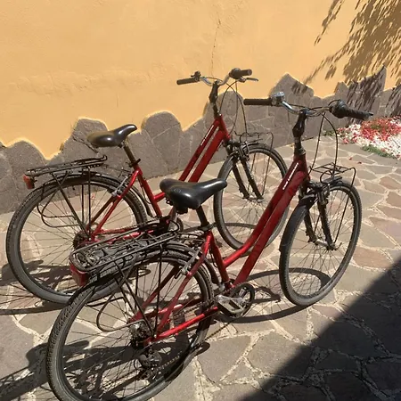- La Casa Di Laura